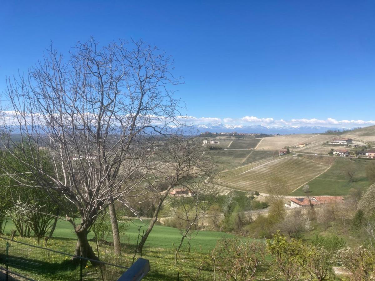 Da Emi - La Casetta In Piazza Monforte dʼAlba Екстериор снимка
