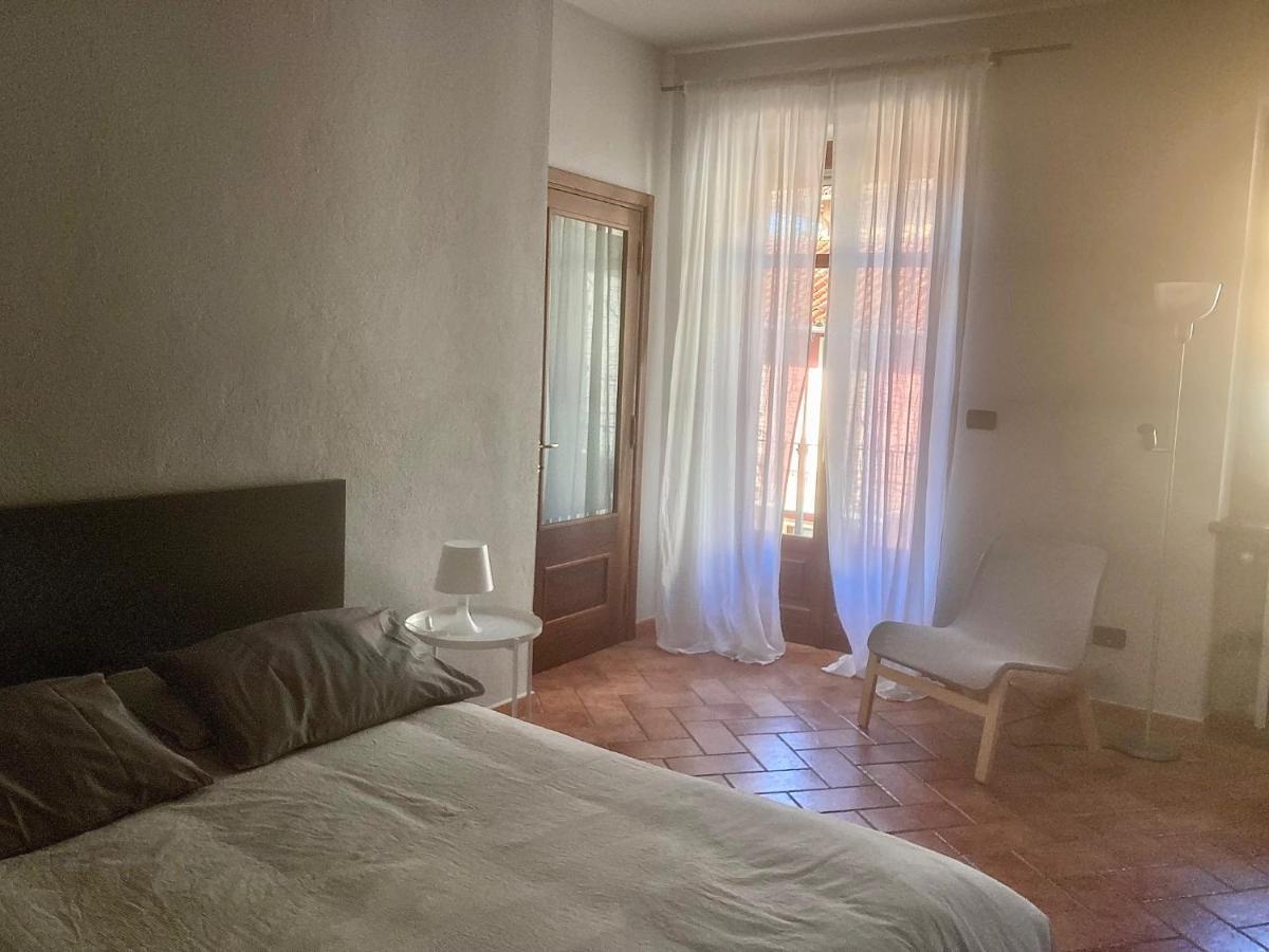 Da Emi - La Casetta In Piazza Monforte dʼAlba Екстериор снимка